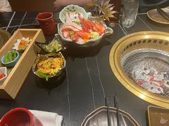-山川小町·极番烧肉(新地假日广场店)