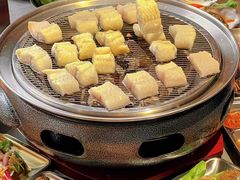 -围炉肉舍•炭烤活鳗•丹东海鲜烤肉(步行街店)