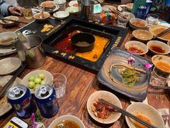 -老牌坊云南鱼豆花火锅(爱建店)