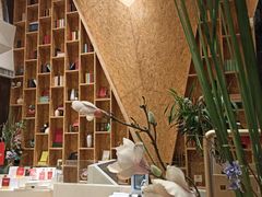 大堂-新华里咖啡书吧(新华书店小寨店)