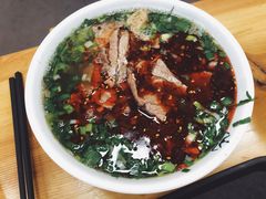-马德元纯汤牛肉面(太奥广场店)