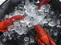 -虾弄弄海派小龙虾·牛羊蝎子火锅