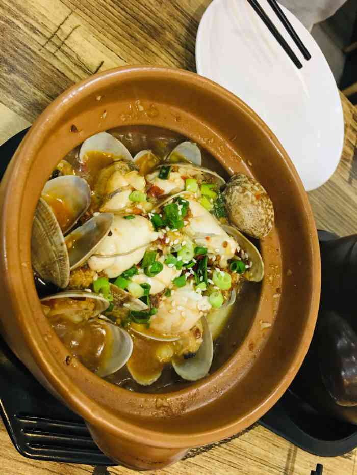 鲜火肴瓦罐酱焖小海鲜-"鲜火肴小海鲜的菜品挺丰富的,有瓦罐酱焖小.