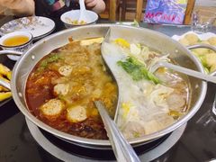 鸳鸯锅底-鑫佳泰潮汕餐厅(莲塘店)