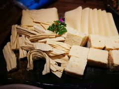 -老牌坊云南鱼豆花火锅(嵩山店)