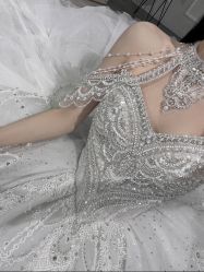 -曼青婚纱礼服馆