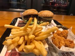 -The Habit Burger Grill 哈比特汉堡(复兴soho店)