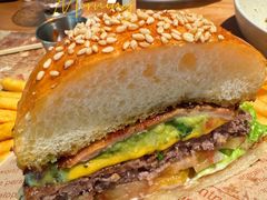 -三勾JJJ Burger&Coffee(梅溪湖店)