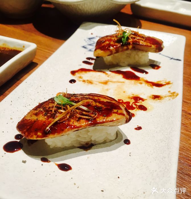 御牛道日式料理炭火烤肉(二圣庙店)法式鹅肝手握寿司图片 