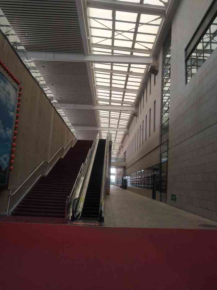 安阳东站-"半年没出过差了,人来人往,做好自己的防护.