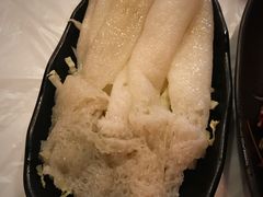 -鲜入围煮花胶鸡海鲜火锅