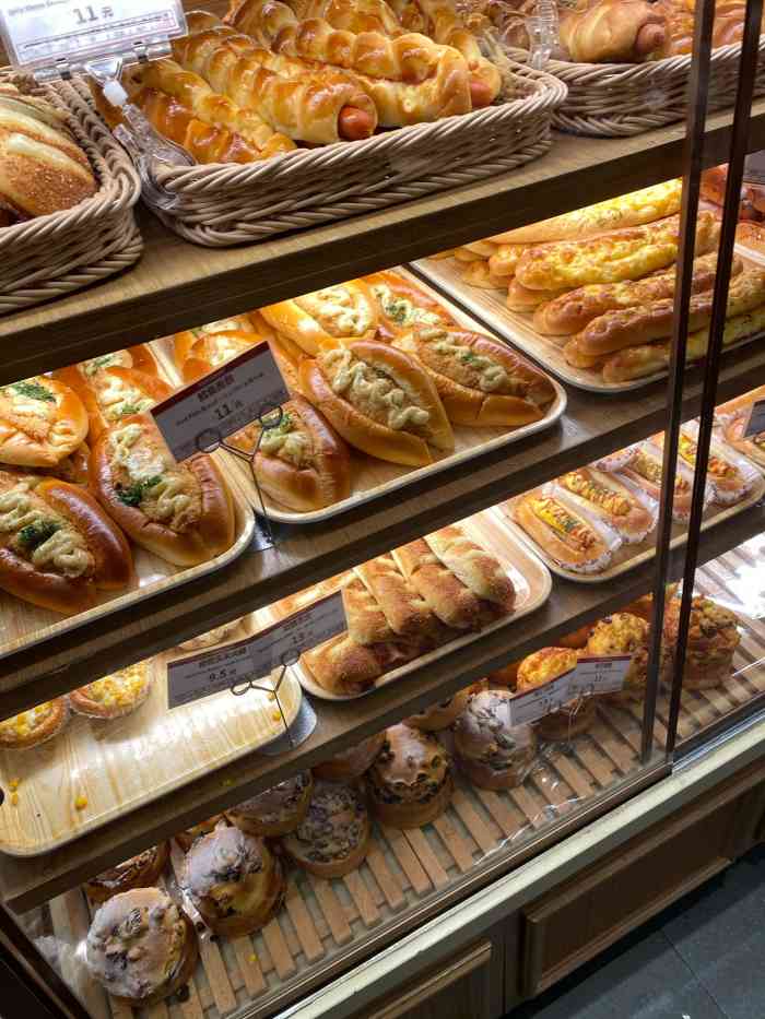 山崎面包(静安久光店)-"每次路过久光都会去yamazaki挑选面.