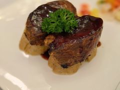 法式香煎鹅肝红酒牛肝菌佐时蔬-莫斯科餐厅