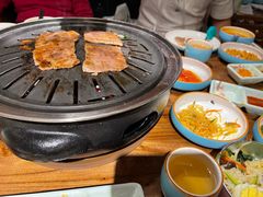 -明洞阿姨·韩式酱蟹烤肉·创意料理(三元桥店)