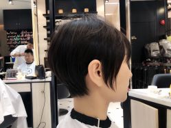 -HAIR CORNER