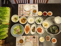 长过手臂的蔬菜盘-本家·添百客韩国料理(泰然店)