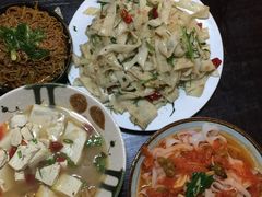 -蓝田九大碗民俗食府(蓝田店)