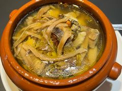 云南野生菌汽锅鸡-桥边小楼·手工云南菜·古城观景小楼