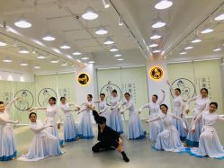 -深舞形体民族舞蹈工作室