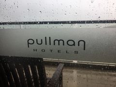 -三亚湾海居铂尔曼度假酒店