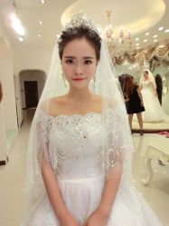 点击看大图 艾米丽新娘造型-艾米丽婚纱礼服