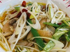 新疆椒麻鸡-新疆巴州金丝特餐厅(大钟寺店)