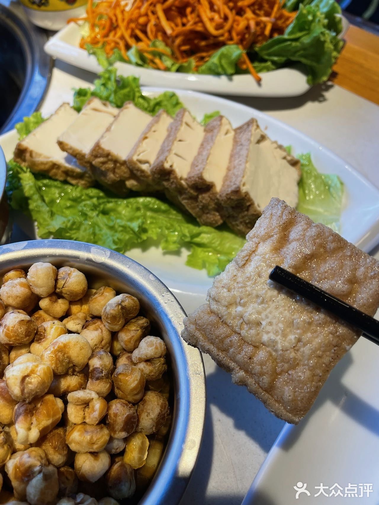 （在拉萨）吃过这家酸汤牦牛肉火锅就不愿再离开