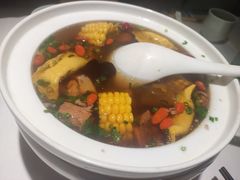 -江城小馆陕南妈妈菜·全球旅行餐厅(钟楼店)