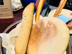-香格里拉鱼跃地中海西餐厅·牛排披萨
