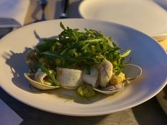 温热海鲜沙拉配牛油果-Mercato莫卡多露台餐厅与酒吧(K11店)