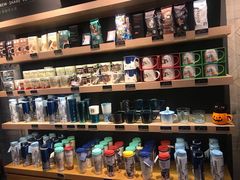 零售区-星巴克(浦东机场T2到达店)