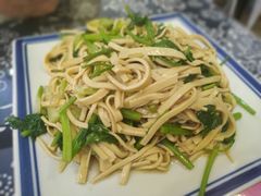 -八两八金·莱芜特色炒鸡(市南漳浦路店)