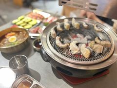 -围炉肉舍丹东海鲜烤肉·烤活鳗(步行街店)