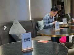-wineapp葡萄酒餐吧(外滩金融中心店)