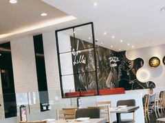 大堂-必胜客(证大大拇指店)