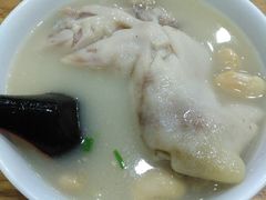-雷祖芳老妈蹄花店