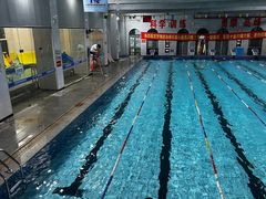 -梦翔龙湖滟澜山游泳俱乐部