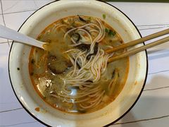 -丽丽三鲜螺蛳粉(田林路店)