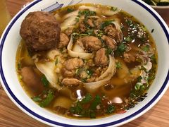 传统招牌猪肉面-顺溜·手工刀削面·黑金店(铜锣湾店)