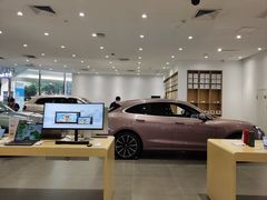 -华为授权体验店(中山公园来福士)