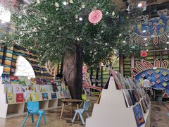 -钟书阁(松江泰晤士小镇店)