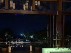 -亚龙湾喜来登·美景台大堂吧