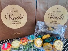 -VENCHI 闻绮(上海佛罗伦萨小镇店)