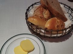 餐前包-Wolfgang’s Steakhouse 沃夫冈牛排馆(上海白玉兰广场店)