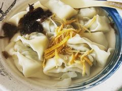 荠菜猪肉馄饨-上海野生动物园老虎餐厅