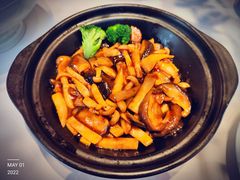 鲍汁什菌一品煲-俏江南天津时尚曲艺主题餐厅(马场道店)