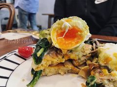 牛油果蘑菇菠菜水波蛋-AFS Cafe & Canteen(闽江二路店)