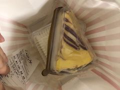 -红宝石·鲜奶小方·海派西点房(南丹店)