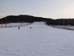 -十三陵雪世界滑雪场