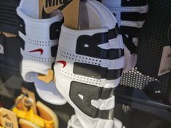 -NIKE品牌体验店(金源新燕莎店)